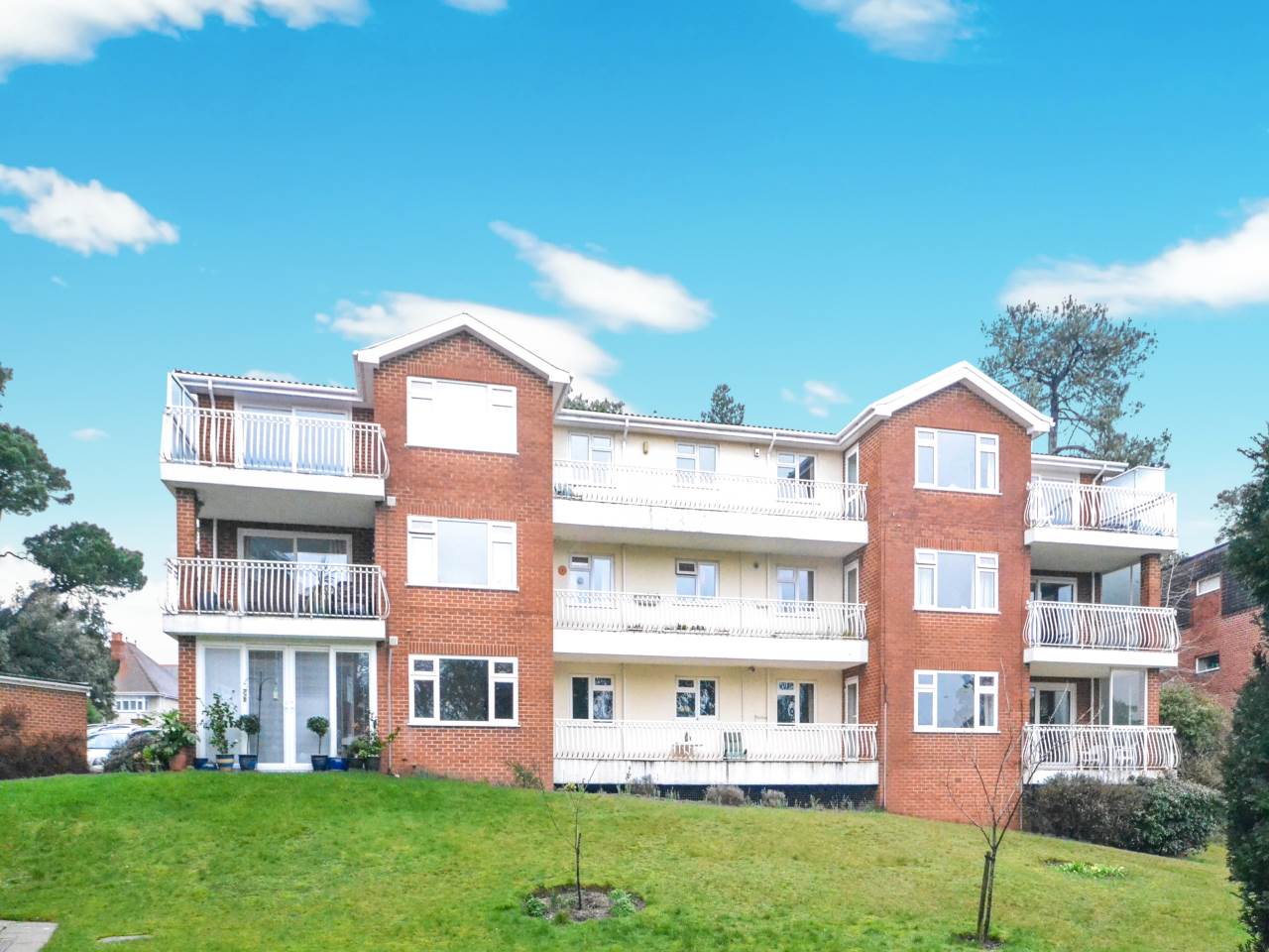 * NO CHAIN * THREE DOUBLE BEDROOMS * FIRST FLOOR APARTMENT * 26' LOUNGE/DINER * SOUTH FACING BALCONY * EN SUITE TO MASTER * GARAGE & PARKING * SHARE OF FREEHOLD * CLOSE TO PARKSTONE GOLF CLUB *